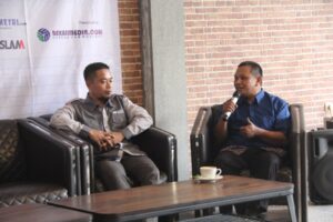 Narasumber diskusi publik suara komodo pak Iwan Rumah Zakat dan Senggono Pondok Sedekah Indonesia