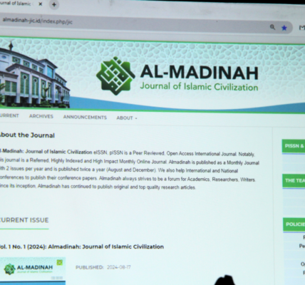 Pusat Pengkajian dan Pengembangan Islam Jakarta (PPIJ) melalui Sub Divisi Informasi dan Komunikasi meluncurkan jurnal "Al Madinah" sebagai bagian dari upaya memajukan penelitian dan pengembangan peradaban Islam.
