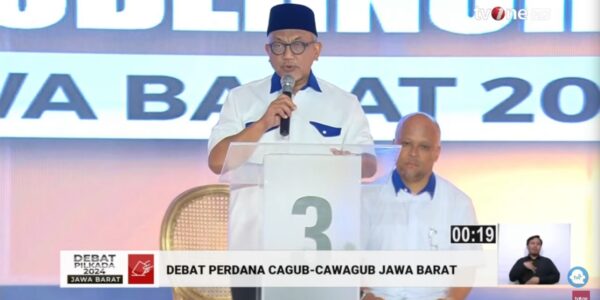 tangkap layar sDalam debat publik perdana Pilgub Jawa Barat yang disiarkan langsung oleh tvOne pada Selasa (19.00 WIB) Ahmad Syaikhu dan Ilham Habibie