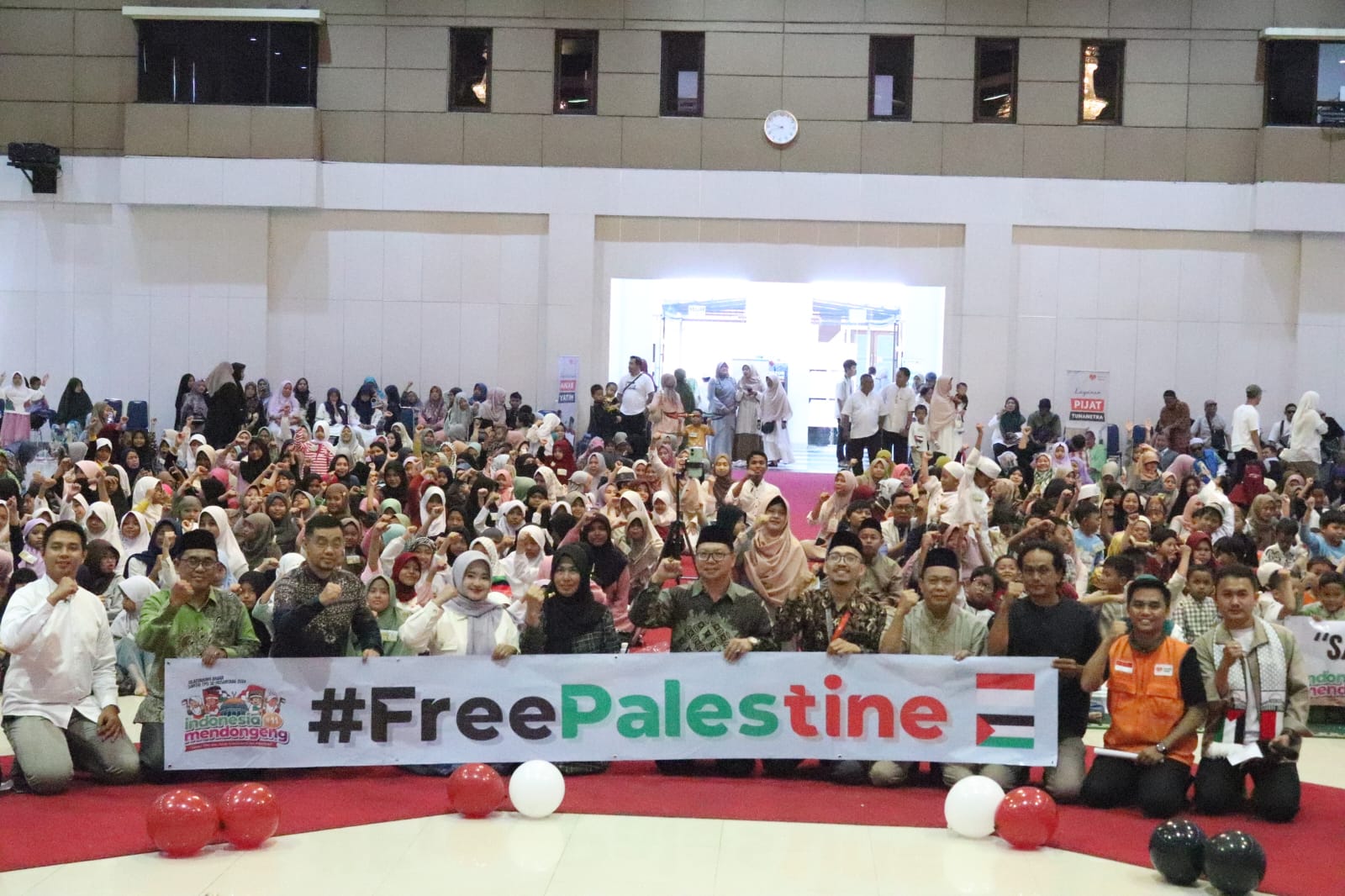 Rumah Zakat Bekasi bersama LKG TPQ Solo Raya sukses menggelar Indonesia Mendongeng #11, sebuah kegiatan edukasi islami bertema "Santri TPQ dan Anak Indonesia Cinta Palestina" yang diikuti 404 anak dan berhasil mengumpulkan donasi untuk Palestina.