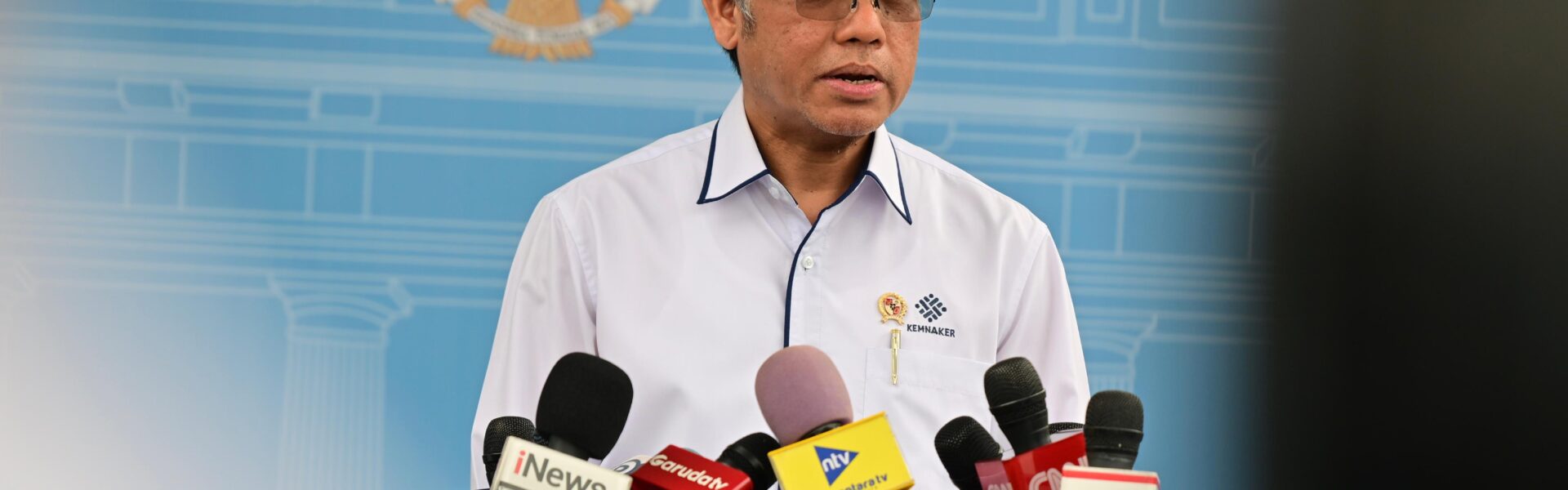 Menaker sampaikan Surat Edaran dari Kementerian Ketenagakerjaan terkait pemberian THR dan bonus hari raya pekerja di Istana Kepresidenan Jakarta, pada Senin, 10 Maret 2025.