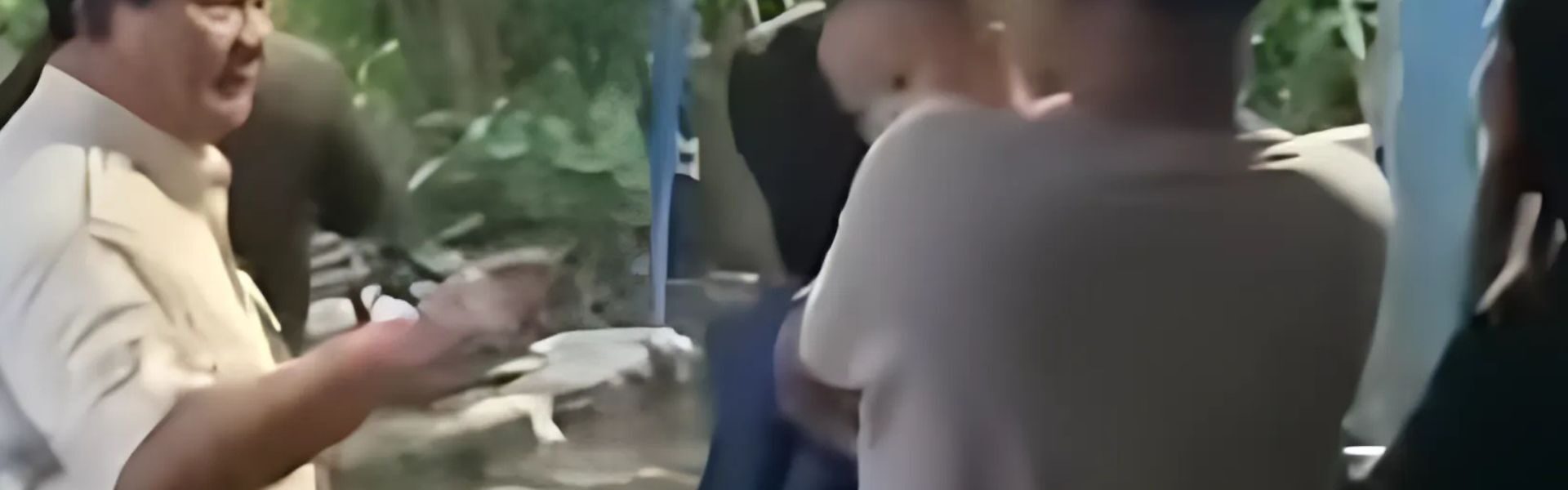 tangkap layar video amatir warga, prabowo kunjungi warga terdampak banjir di Kabupaten Bekasi