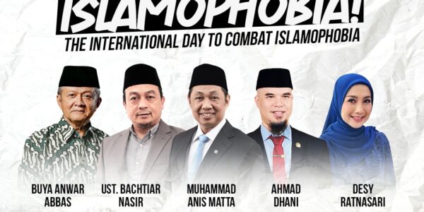 sebuah webinar nasional bertajuk Say NO to Islamophobia akan diselenggarakan pada Sabtu, 15 Maret 2025, pukul 13.00-15.00 WIB