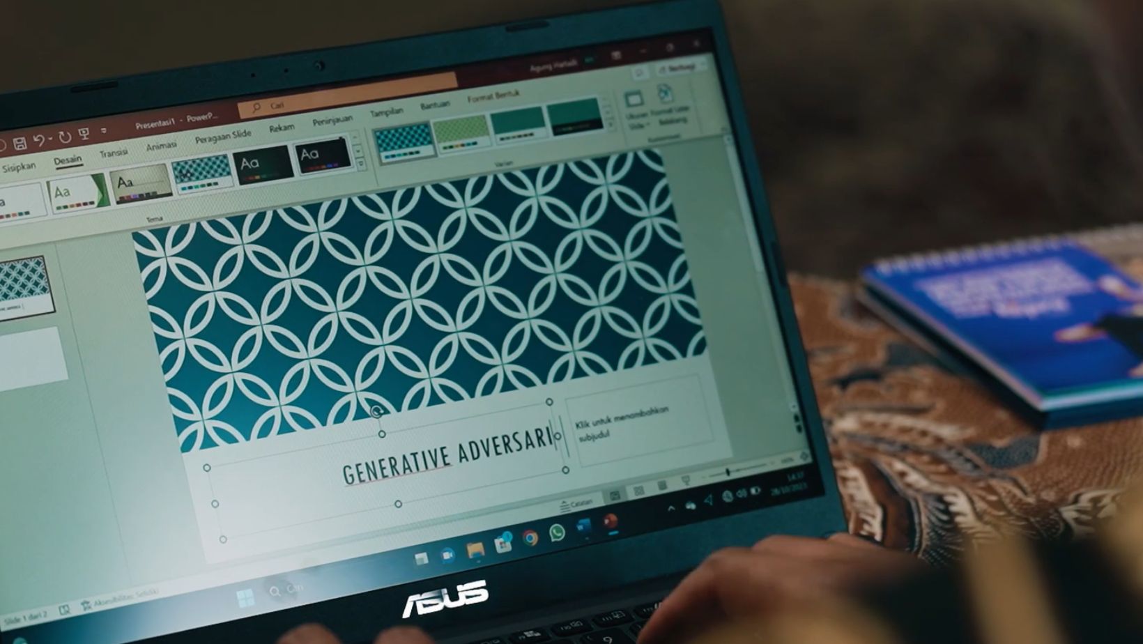 Agus Eko Minarno, dosen Universitas Muhammadiyah Malang dan doktor dari UGM, menciptakan “Batik Generative AI”
