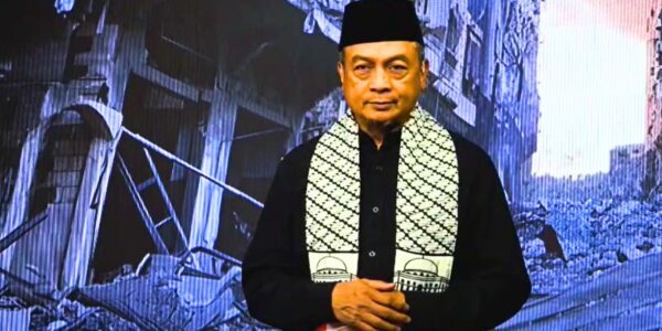 KH. Bachtiar Nasir dalam acara Malam Takbiran "Gaza Memanggil; Genosida Terjadi Lagi!" menyerukan umat Islam untuk terus berpihak dan membantu perjuangan kemerdekaan Palestina.