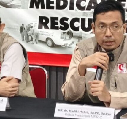 Ketua Presidium MER-C Dr. dr. Hadiki Habib, Sp.PD, Sp.Em.,