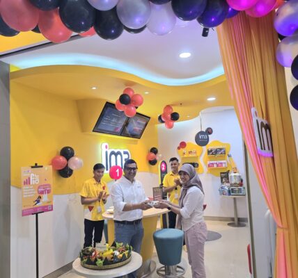 Peresmian-Gerai-IM3-Indosat-di-Tambun-1_1