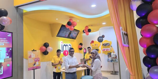 Peresmian-Gerai-IM3-Indosat-di-Tambun-1_1