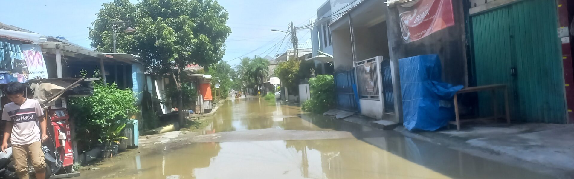 Banjir di kawasan perumahan Wisma Asri, Bekasi Utara