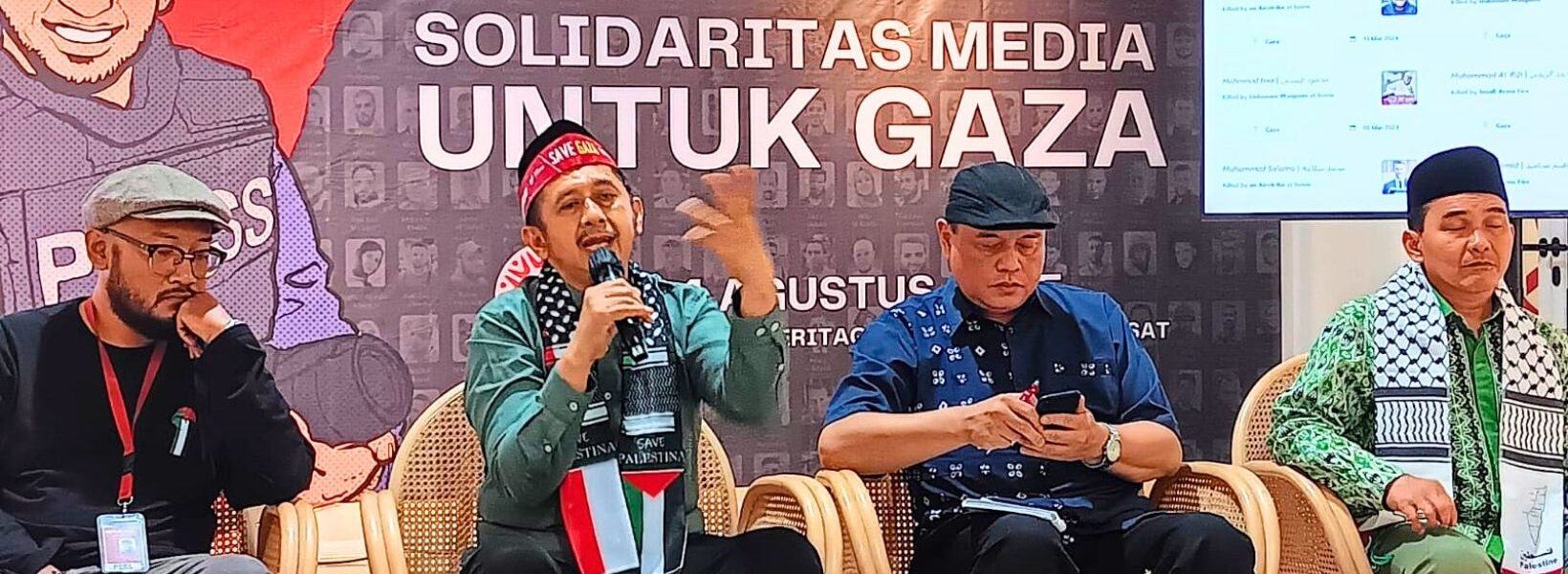 DR. KH. M. Zaitun Rasmin sampaikan kondisi Gaza terikini terkait pembunuhan Jurnalis media Al Jazeera. ( Foto : Syafaat )